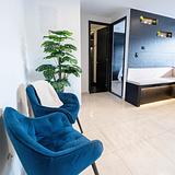 Modern Jacuzzi Suite • AC + Views photo 12