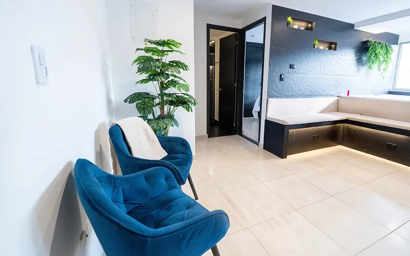 Modern Jacuzzi Suite • AC + Views photo 3
