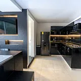 Modern Jacuzzi Suite • AC + Views photo 5