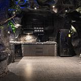 La Rock • 5BR King Bed Cave + Jacuzzi @ Lleras photo 4