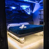La Rock • 5BR King Bed Cave + Jacuzzi @ Lleras photo 10