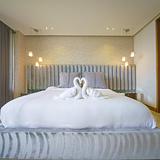Luxury Mansion | 9 Bed•Maid•Pool•Jacuzzi•Sauna•Gym photo 6