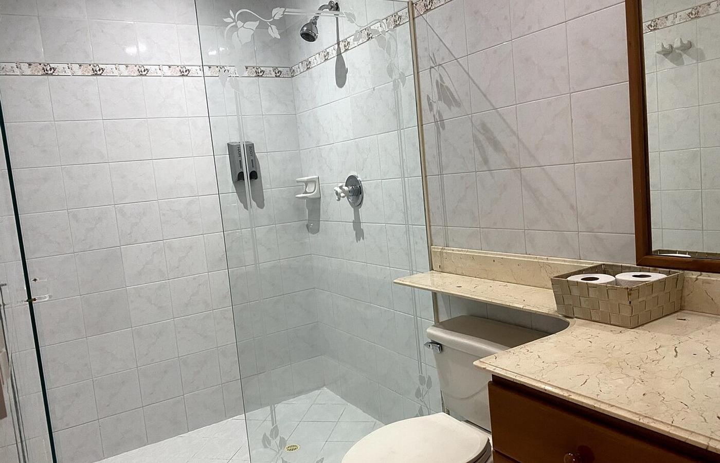 LuxeMansion | XXLJacuzzi/24Security/Pickleball/Fun photo 4