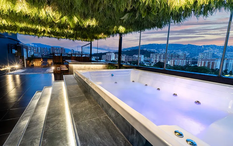Penthouse • Private Jacuzzi + Sauna + Turco photo 2