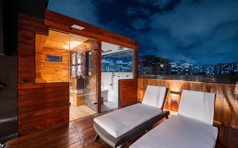 Penthouse • Private Jacuzzi + Sauna + Turco photo 5