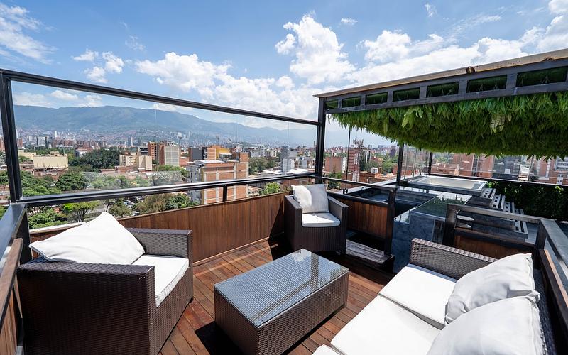 Penthouse • Private Jacuzzi + Sauna + Turkish Bath photo 3