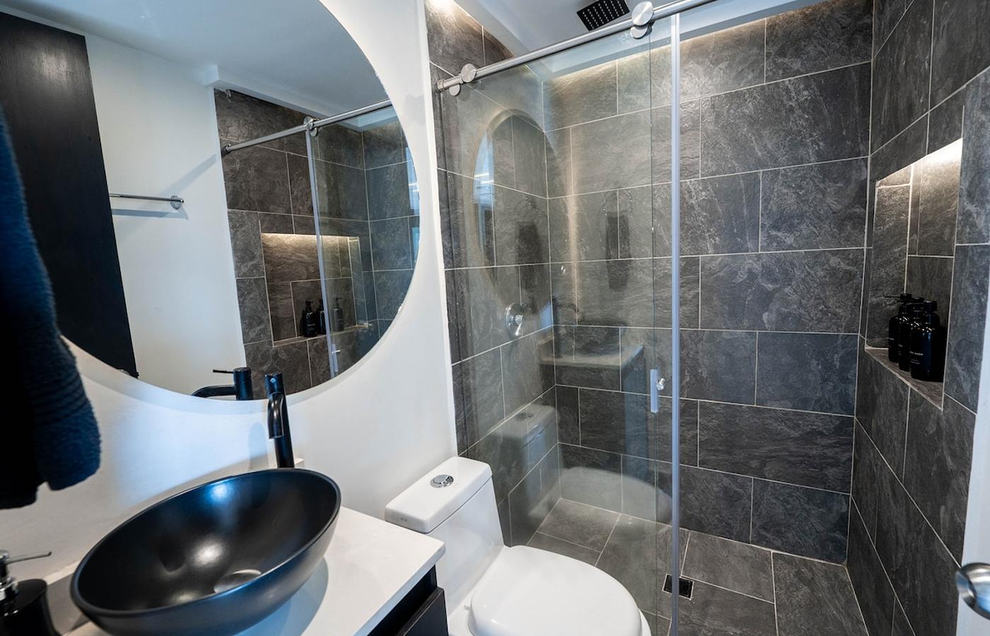 Penthouse • Private Jacuzzi + Sauna + Turkish Bath photo 2