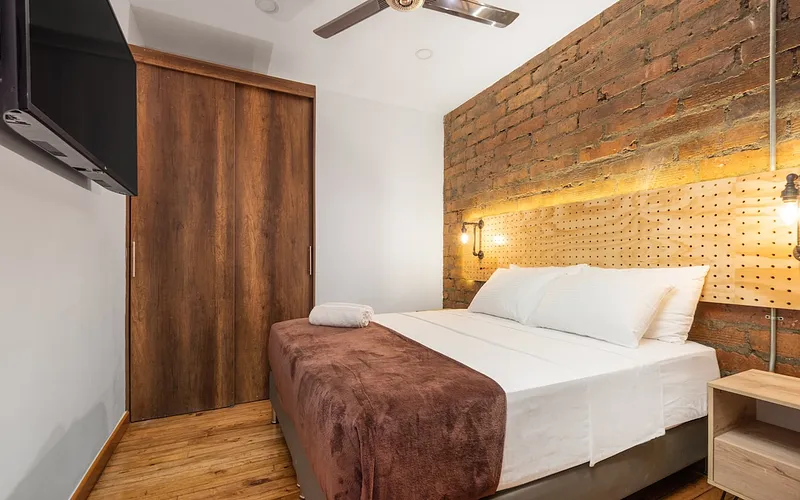 Casa Madera in Lleras Park 7BR & private Jacuzzi photo 5