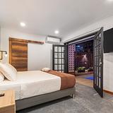 Casa Madera in Parque Lleras 7BR & private Jacuzzi photo 3