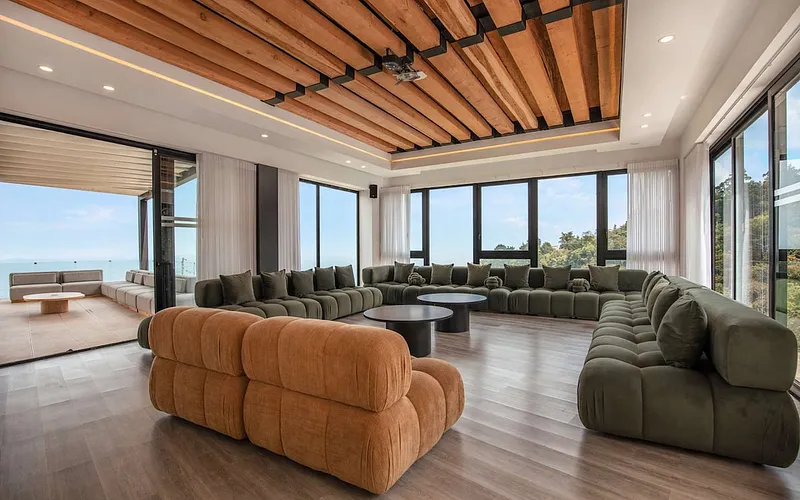 Luxury Skyline Villa with Pool photo 5