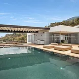 Luxury Skyline Villa with Pool photo 2