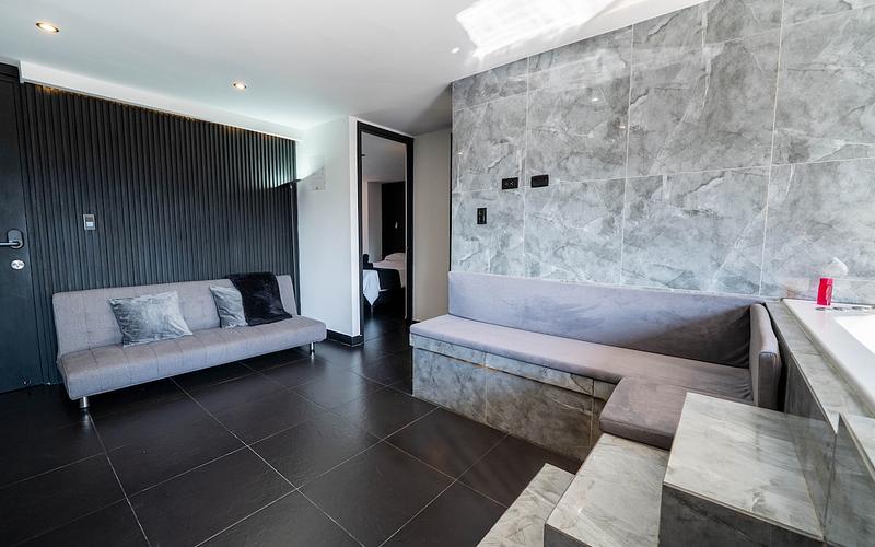 VIP Jacuzzi Suite • AC + City Views photo 3