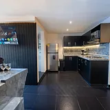 VIP Jacuzzi Suite • AC + City Views photo 5