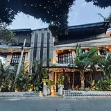 Celebration Villa w/ Rooftop Jacuzzi & Bar | 9BR photo 1