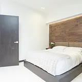 Lleras Park | 3br Lux PH | Balcony | AC | Best Wifi | photo 17