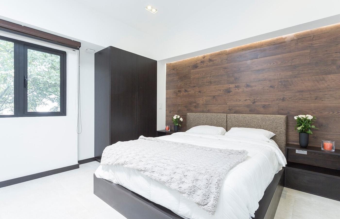 Lleras Park | 3br Lux PH | Balcony | AC | Best Wifi | photo 3