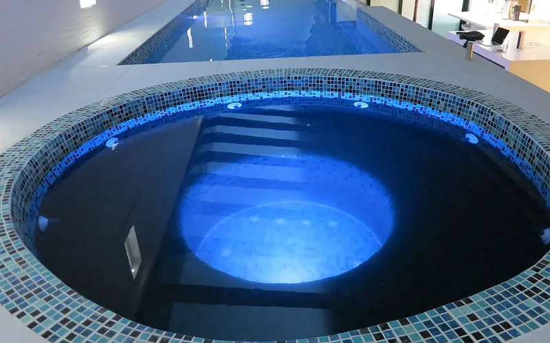 Parque Lleras 8br Luxury Apt. Glass Pool & 2 Jacuzzis photo 2